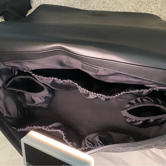 GUCCI GG SUPREME Black Diaper Bag - Picture 4 of 11